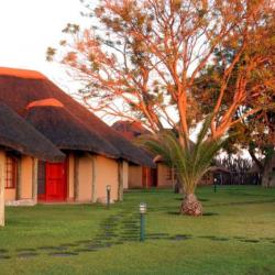 Chalets an der Frans Indongo Lodge