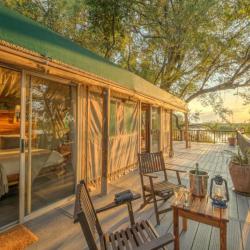 Xaro Lodge Honeymoon Suite 