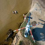 Helicopter Rundflug - Champagner Stop auf einer einsamen Insel im Okavango Delta