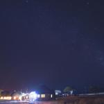 We Kebi Lodge bei Nacht