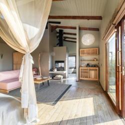 Bush Villa in der Rhino Ridge Safari Lodge 