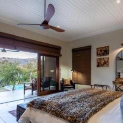 Mafunyane Honeymoon Chalet - Kambaku River Lodge 