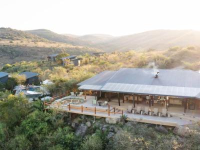 Rhino Ridge Safari Lodge im Hluhluwe Imfolozi Nationalpark 
